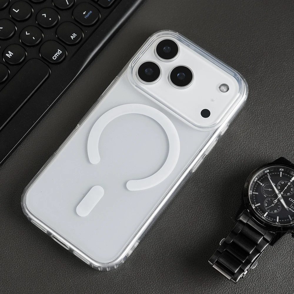 The transparent magnetic phone case is protected by four corner airbags and is impact-resistant